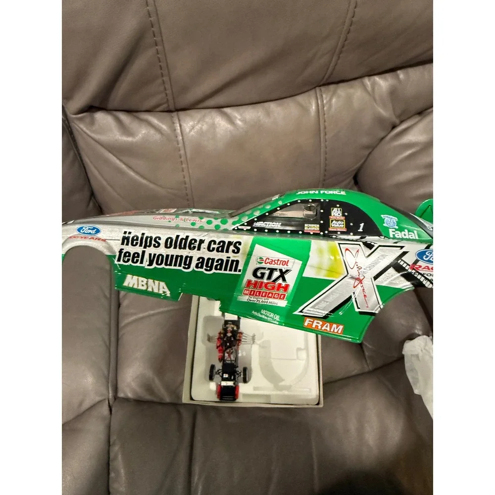 Action Racing John Force 2003 Three Stooges‎ Castrol GTX 1:24 Funny Car Diecast